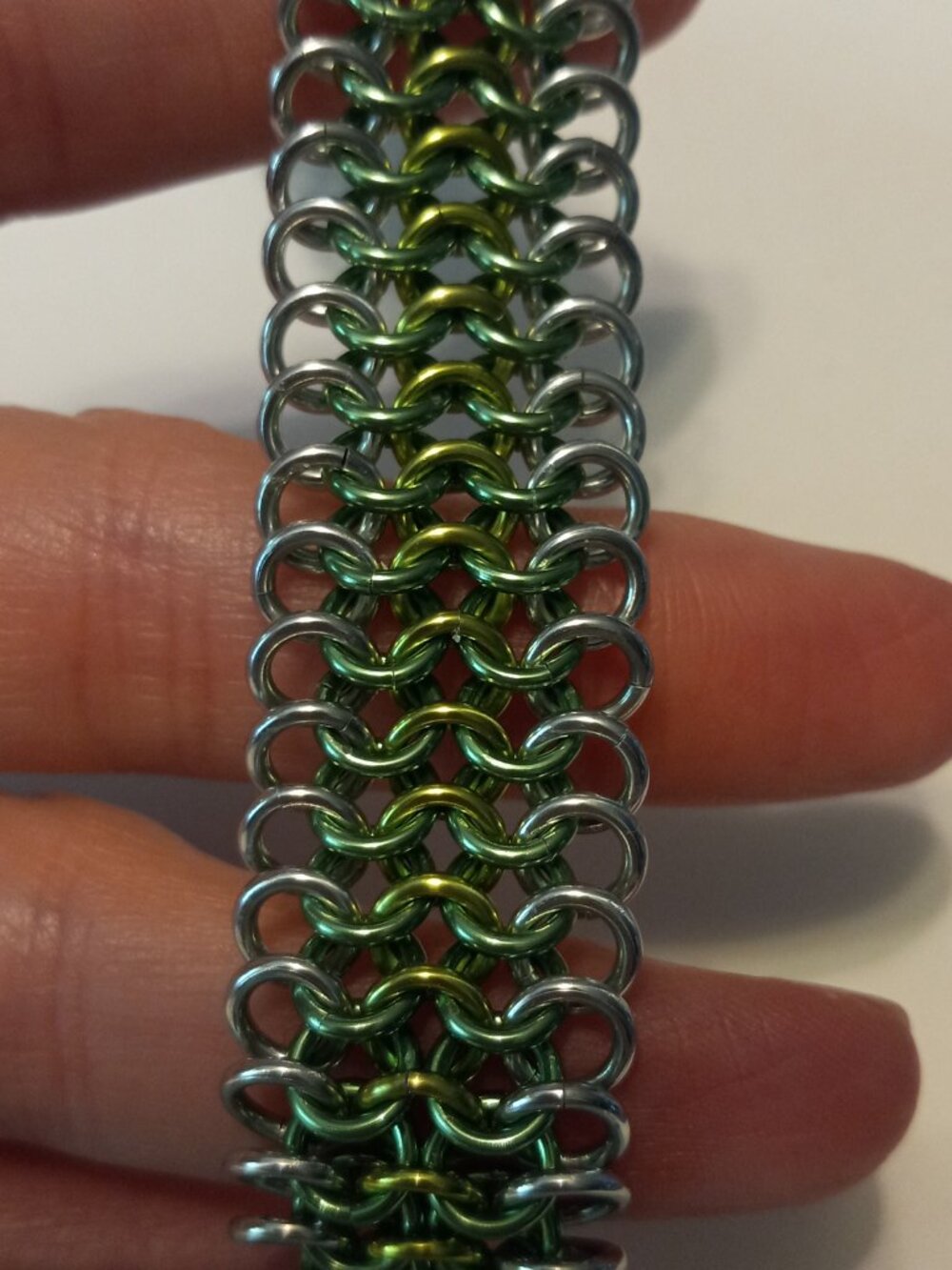 Green, Yellow, & Silver chain mail bracelet - Picture 4 of 10